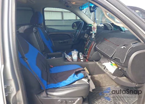 2013 Chevrolet Suburban 1500 Ltz z USA, uszkodzony, nr VIN 1GNSCKE09DR229449